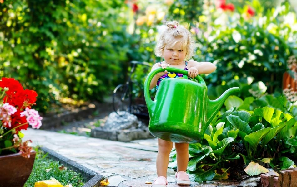 La découverte de la nature pour les enfants avec un atelier jardinage