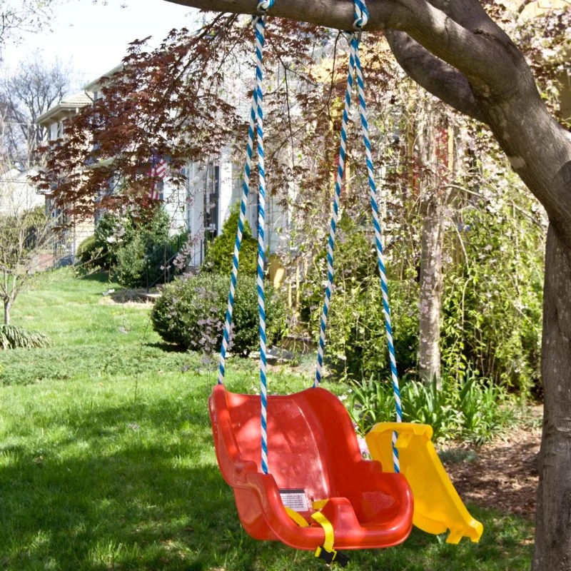 Balançoire dans un jardin